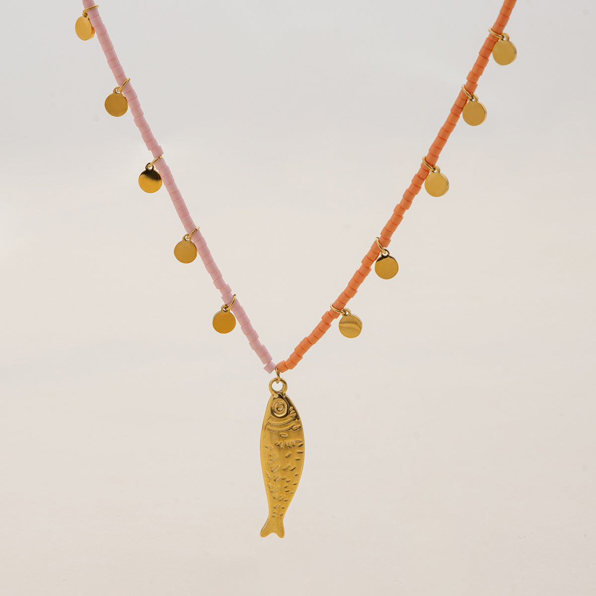Collana minimalista da donna in acciaio inossidabile placcato a forma di pesce