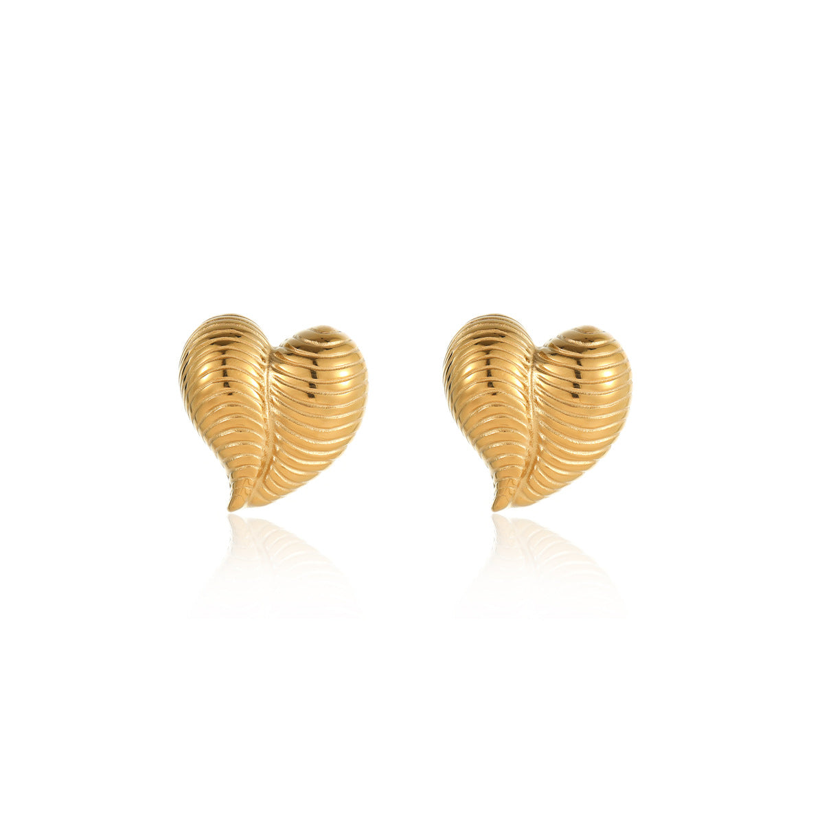 Orecchini da donna alla moda a forma di cuore in acciaio inossidabile minimalista con finitura placcata