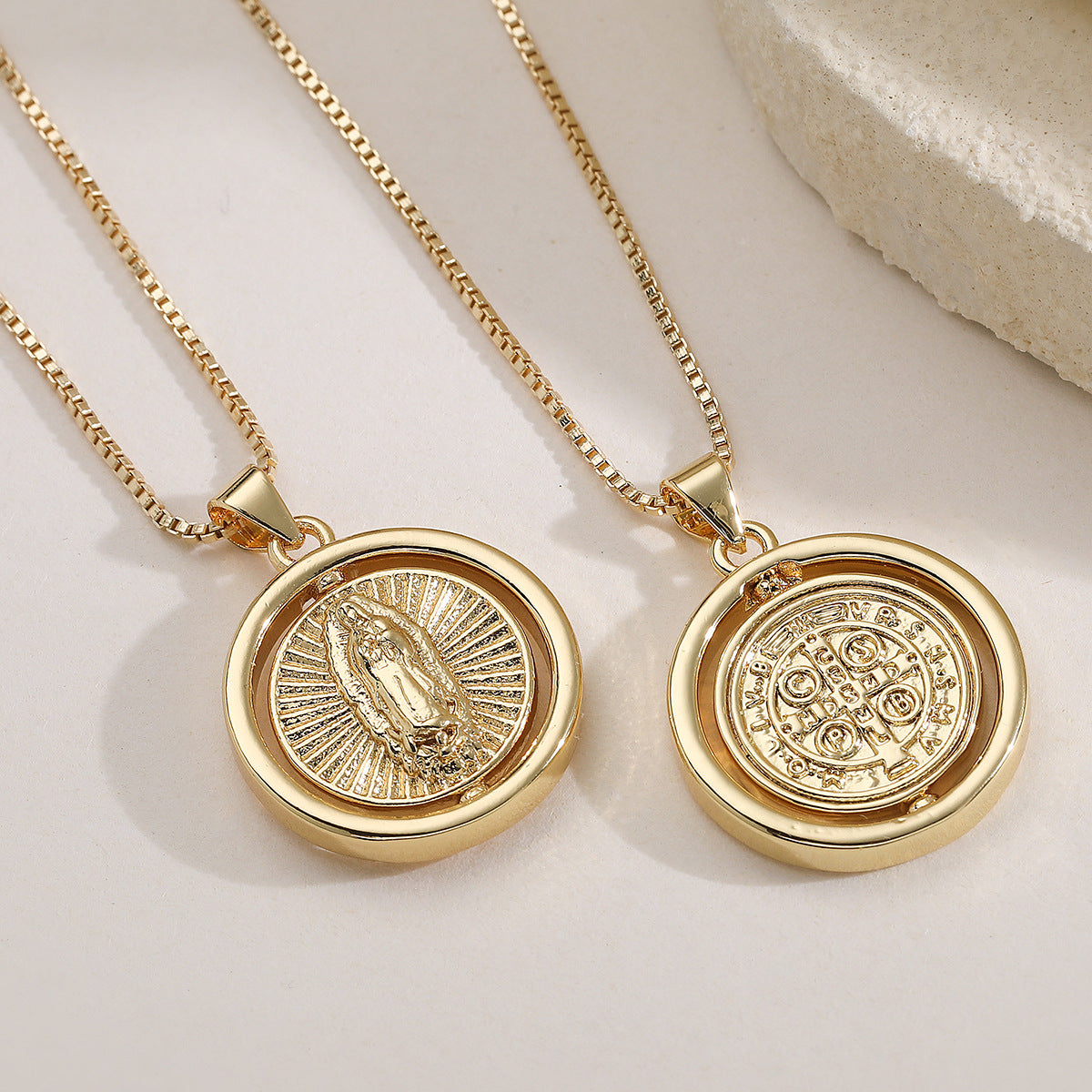 Minimalist 18K Gold Plated Brass Geometric Round Virgin Mary Pendant Necklace for Women