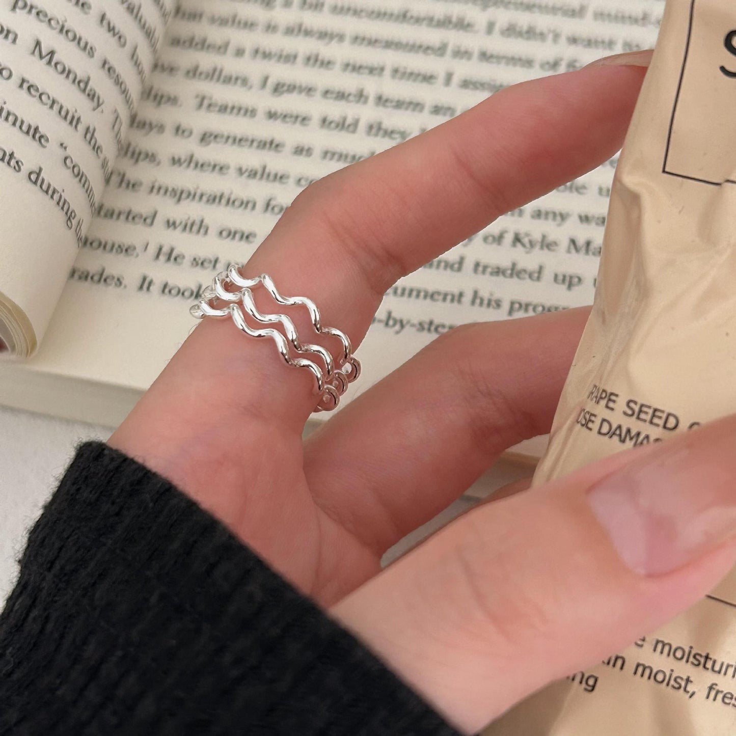 Minimalist Wave-shaped S925 Sterling Silver Ring with Polished Finish for Women