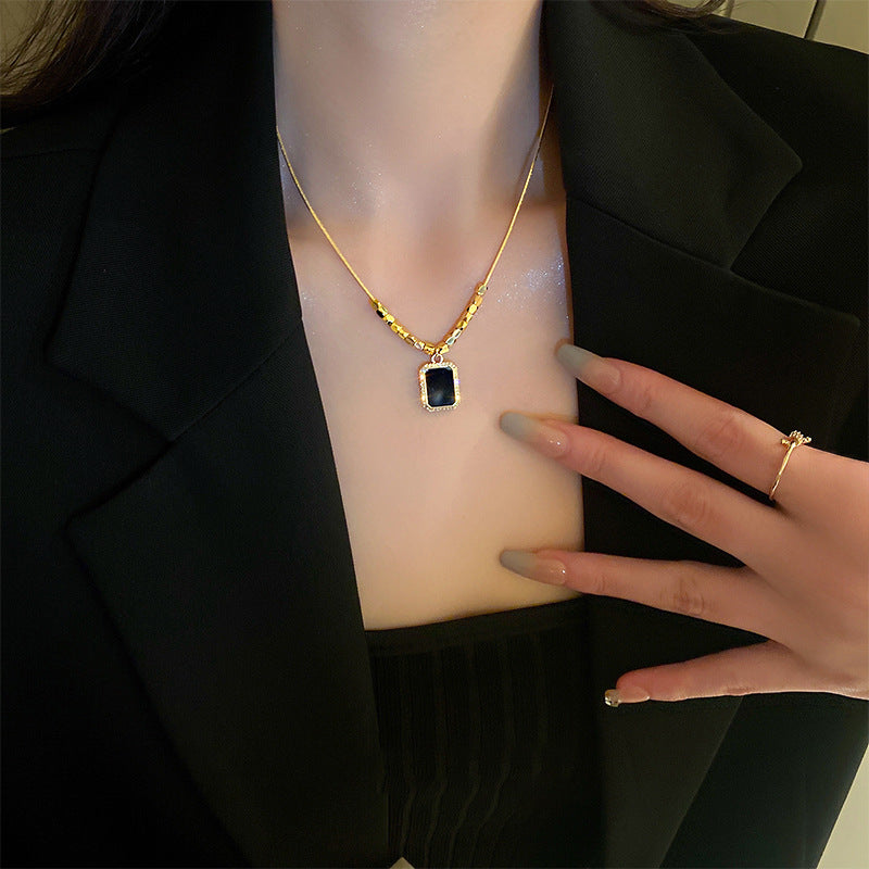 Original Design Irregular Animal Shape Titanium Steel Necklace with 18K Gold Plating for Women and Men