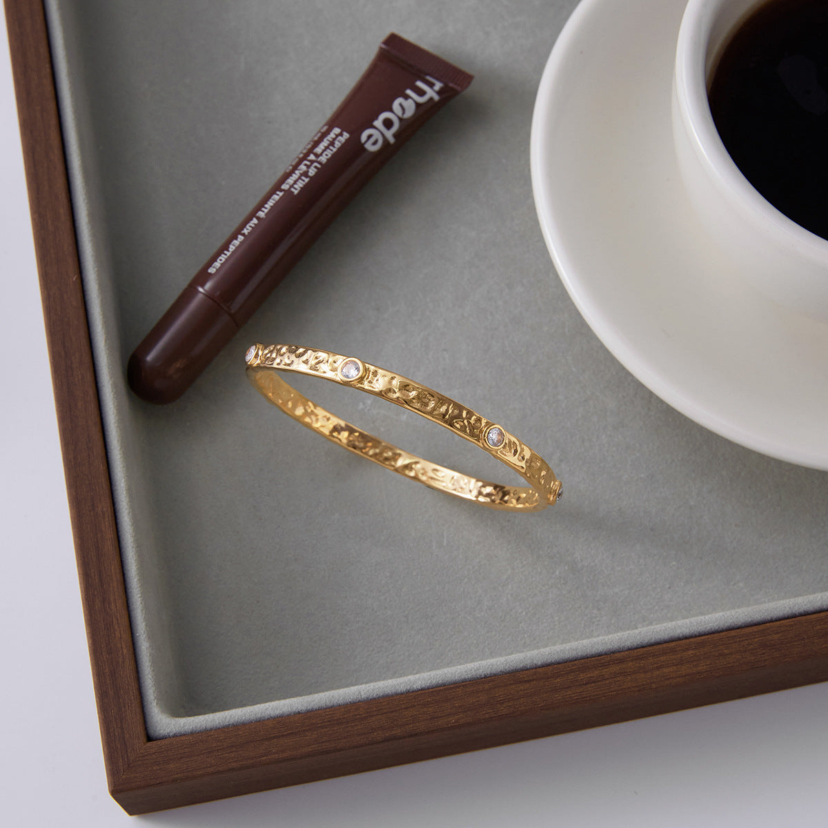 Pulsera ovalada minimalista de acero de titanio con incrustaciones de circonio bañada en oro de 18K Joyería de acero inoxidable para mujer