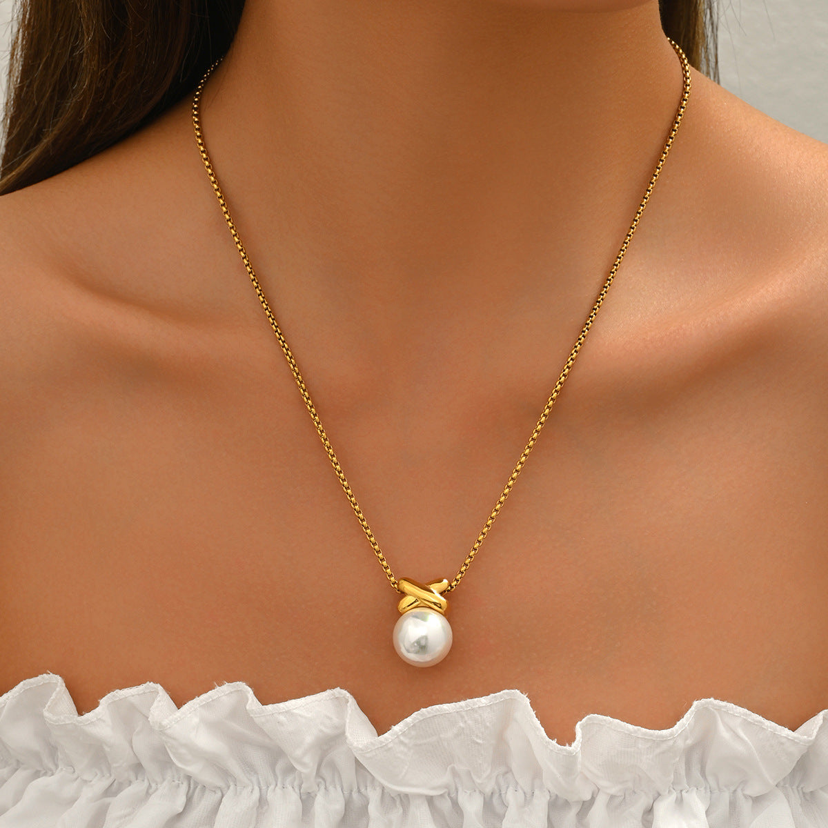 Collana con pendente geometrico minimalista da donna con intarsio in perla in rame, stile di lusso leggero