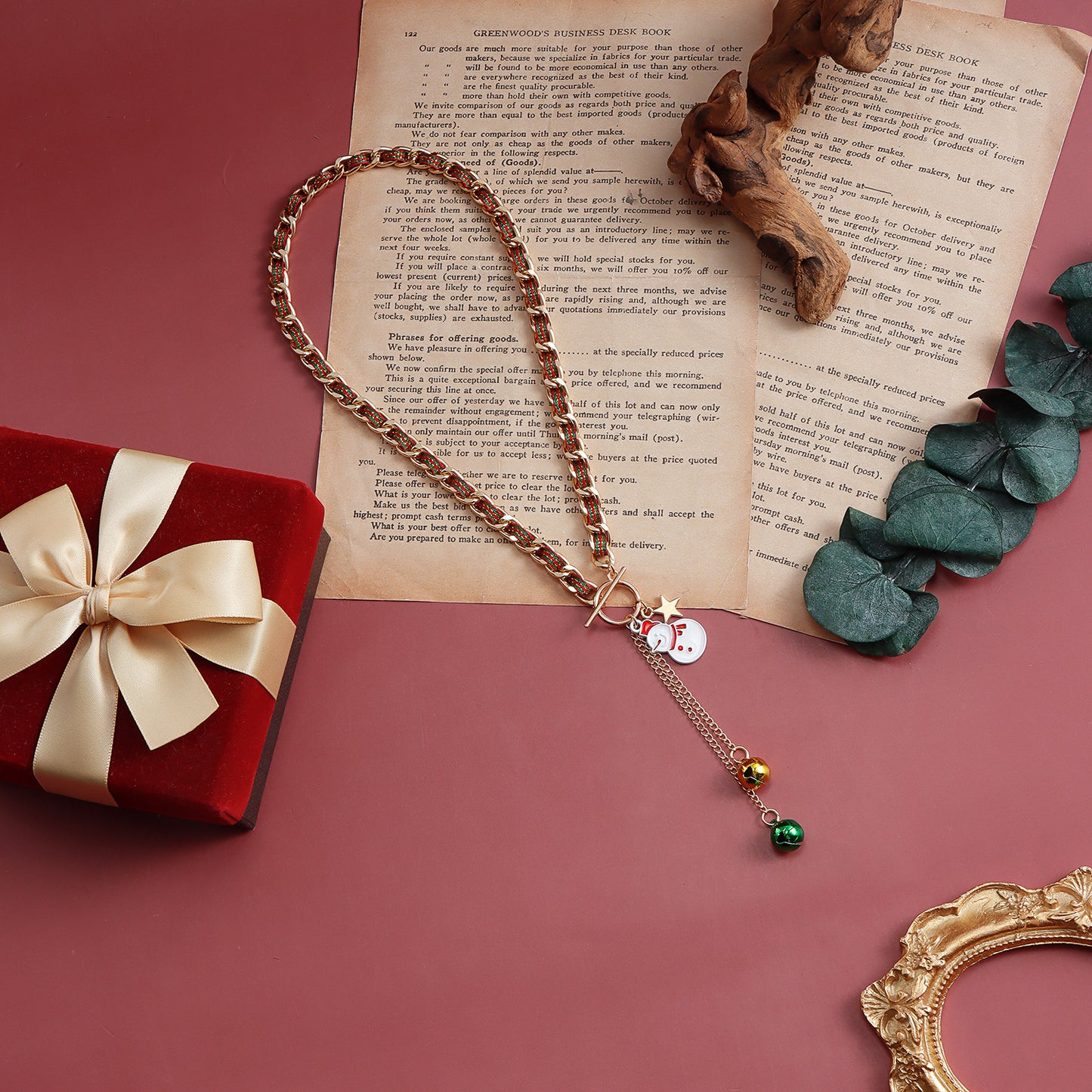 Collana con pendente a campana di Natale da donna in lega con design geometrico e animale del cartone animato, placcata in rodio, gioiello festivo minimalista