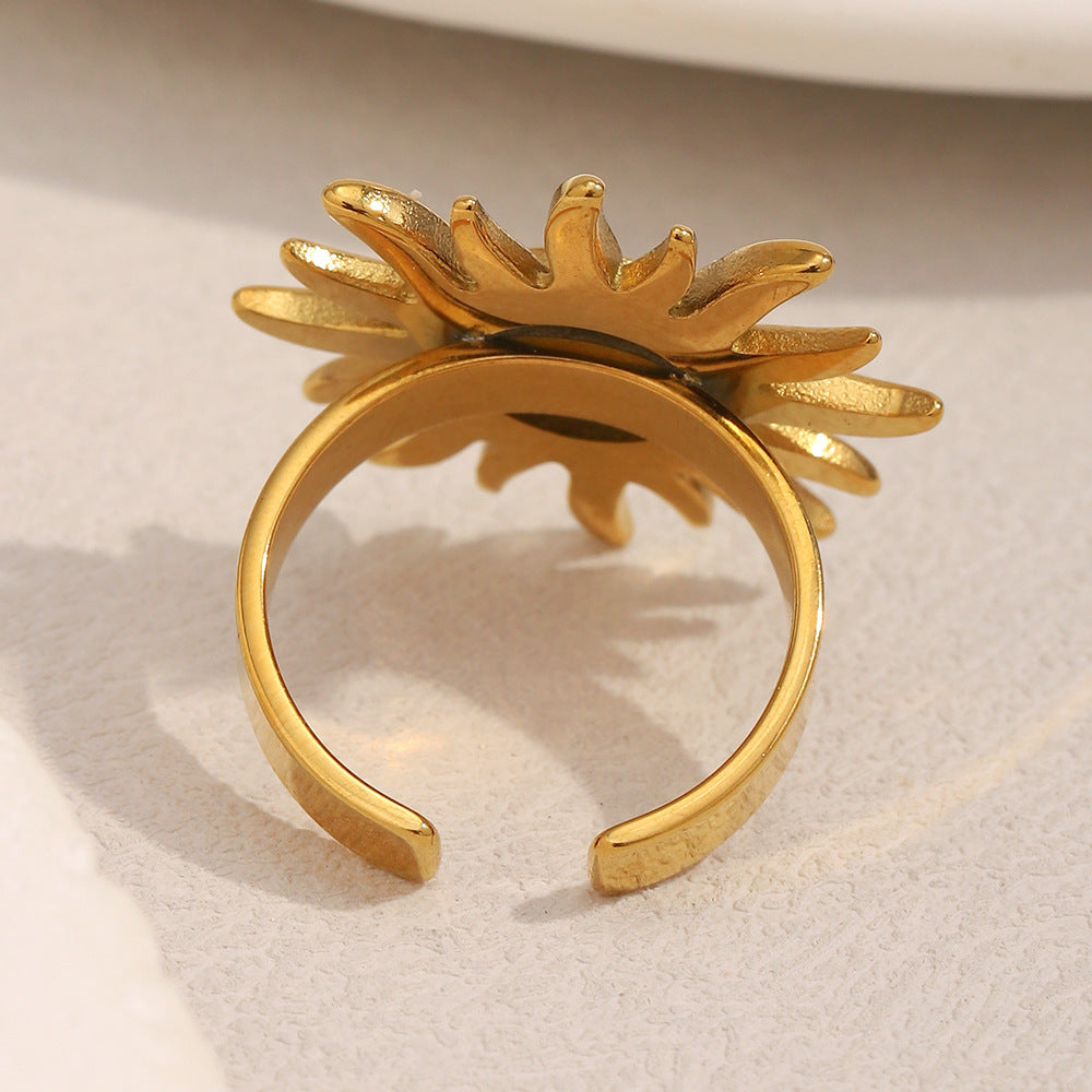 Anello geometrico vintage in acciaio inossidabile con placcatura in oro 18 carati e zirconi a forma di sole, da donna