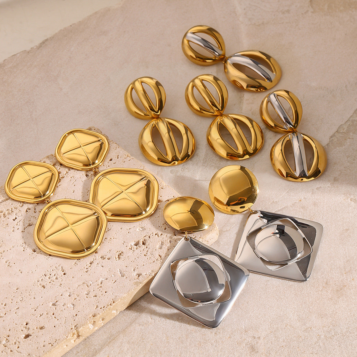 Orecchini a perno geometrici alla moda in acciaio inossidabile placcati oro 18 carati con motivo a blocchi di colore per donna