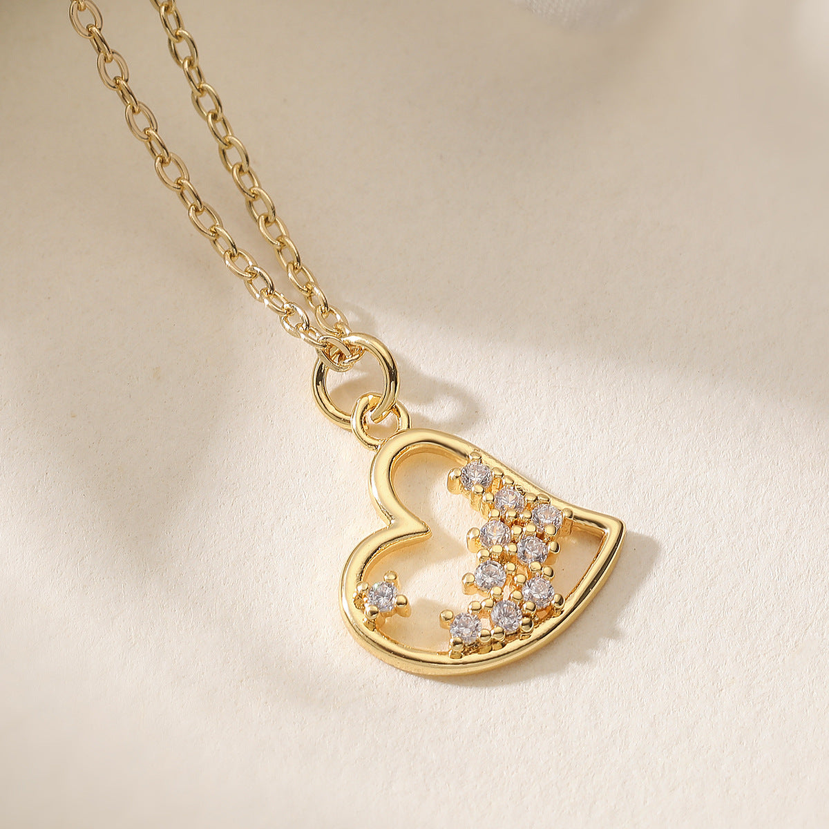 Minimalist 18K Gold Plated Brass Heart Pendant Necklace with Cubic Zirconia for Women