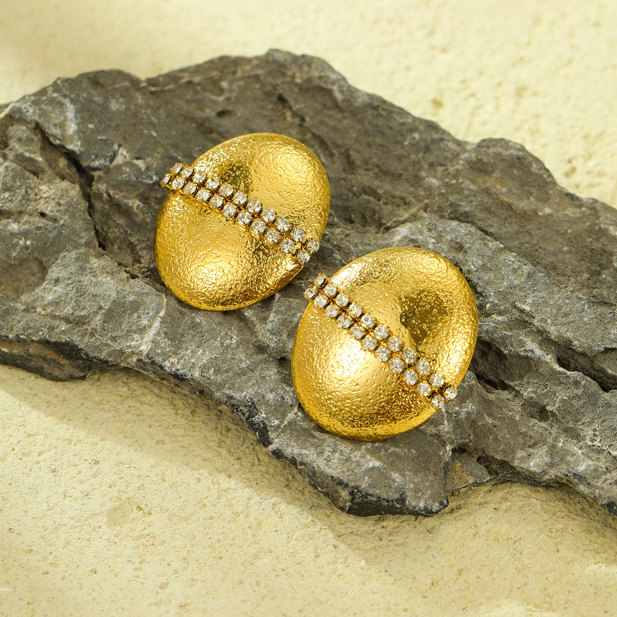 Pendientes de botón redondos de titanio con chapado en oro de 18 quilates y diamantes de imitación, de estilo oficina a la moda para mujer