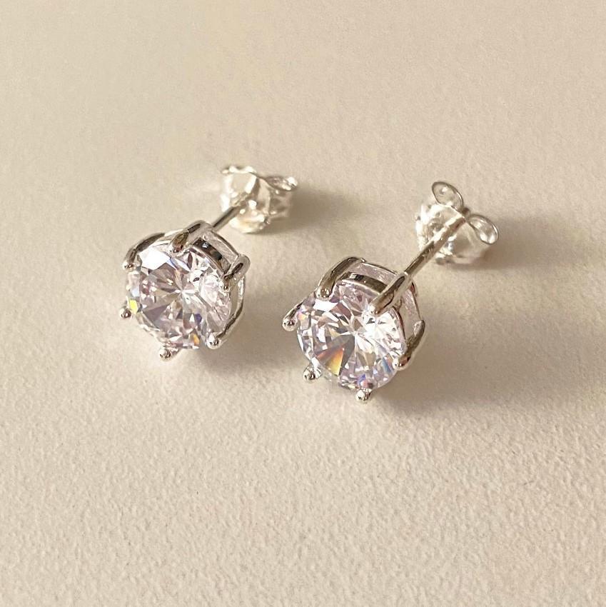 Orecchini a perno con zirconi cubici a goccia placcati oro bianco in argento sterling 925, eleganti e minimalisti