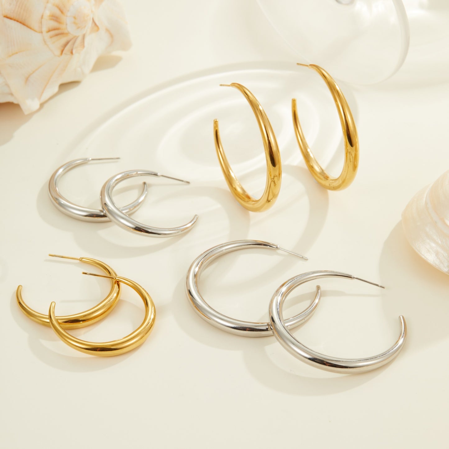 Orecchini da donna geometrici minimalisti a cerchio in acciaio inossidabile con placcatura in oro PVD sottovuoto