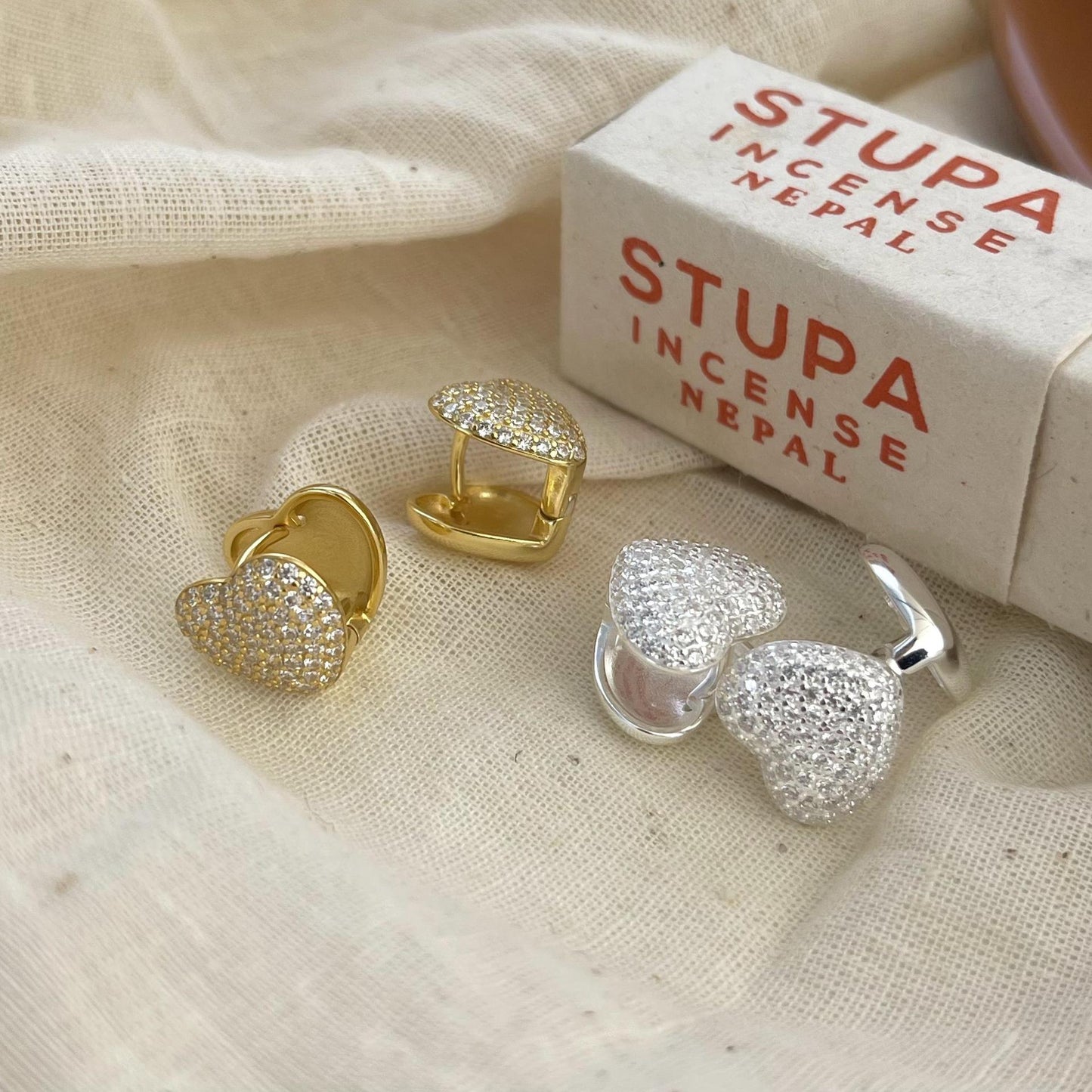 Minimalist Heart-Shaped 925 Sterling Silver Stud Earrings with Cubic Zirconia Inlay and Polished Finish