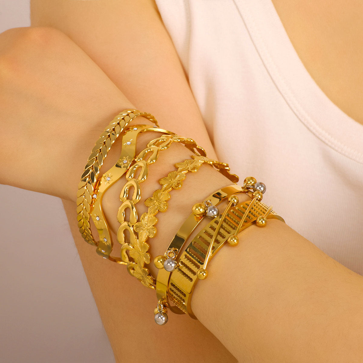 Vintage Minimalist Geometric Rhombus Pattern Stainless Steel Bracelet with Plating Finish Fashion Jewelry