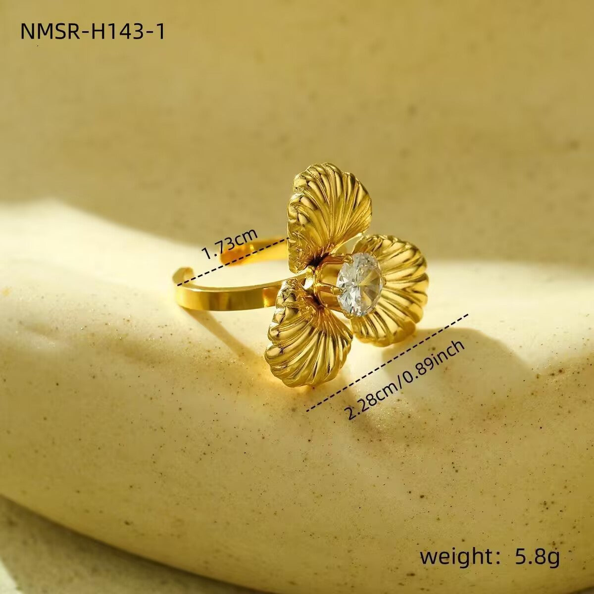 Elegante Anello Aperto da Donna in Acciaio al Titanio con Design Floreale 3D, Intarsiato con Strass e Finitura di Lusso