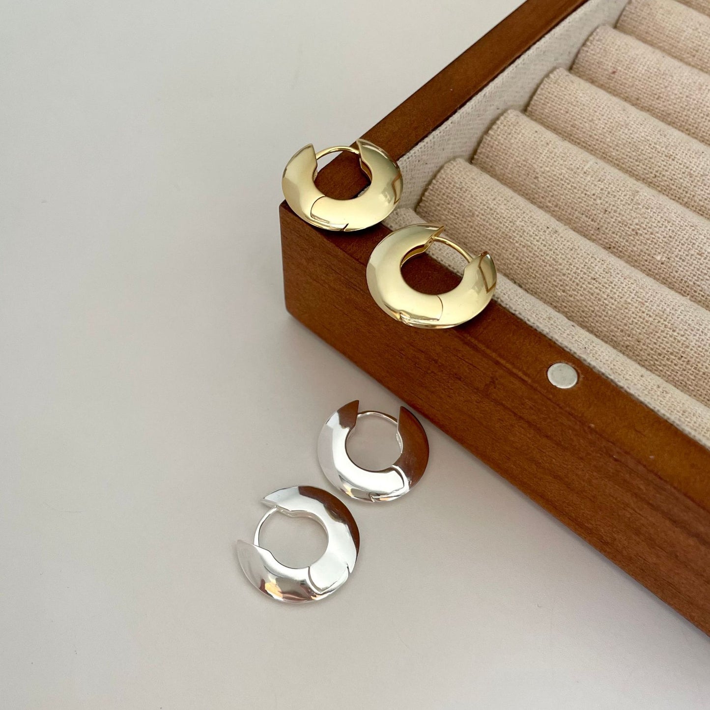 Orecchini placcati rotondi geometrici minimalisti in argento Sterling 925