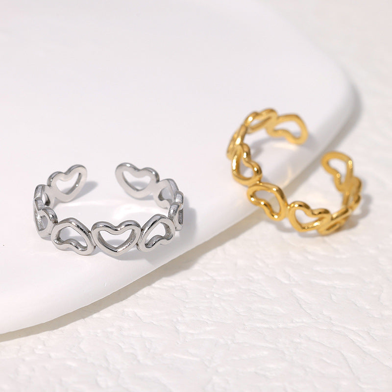 Dolce anello a cuore in acciaio inossidabile con finitura placcata per donna, fascia minimalista e alla moda