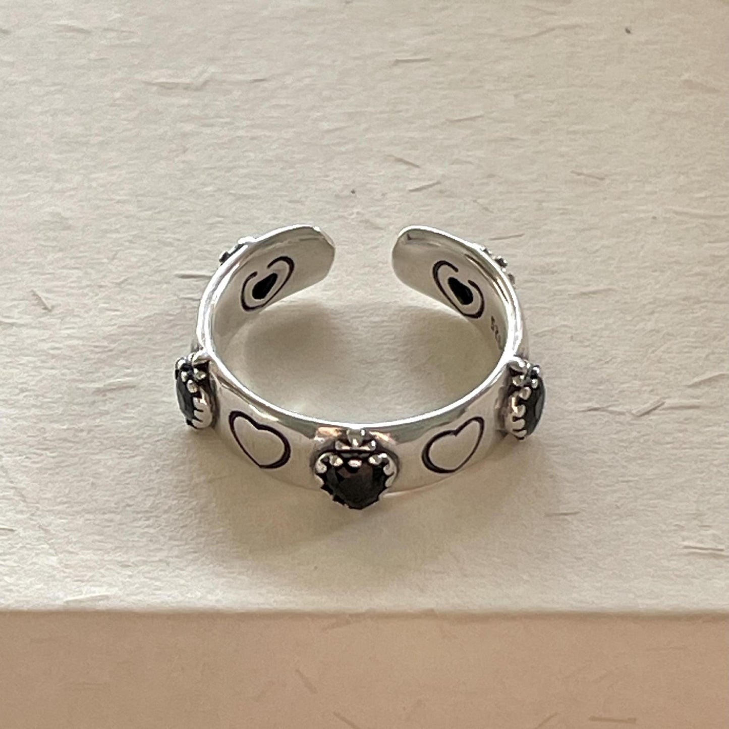Anillo Vintage de Plata Esterlina 925 con Forma de Corazón e Incrustaciones de Circones, Diseño Geométrico, Banda Apilable Femenina y Minimalista