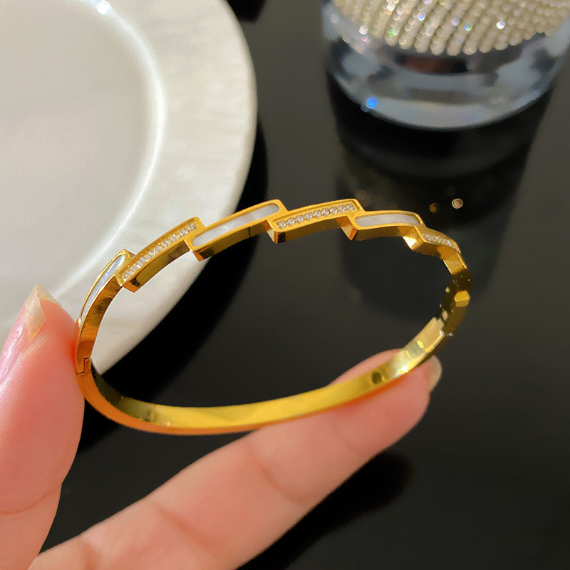 Minimalist Luxury Geometric Hollow Mother of Pearl Rhinestone Plated Titanium Steel Bracelet for Women
