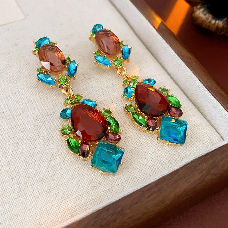 Vintage Style Teardrop-Shaped Alloy Stud Earrings with Rhinestone Inlay and Matching Clavicle Chain Set for Women