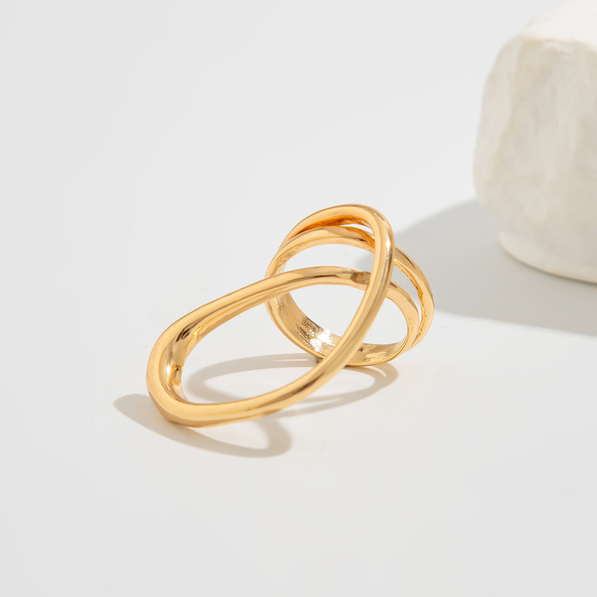 Geometric Round Hollow Out Plated Zinc Alloy Ring for Women