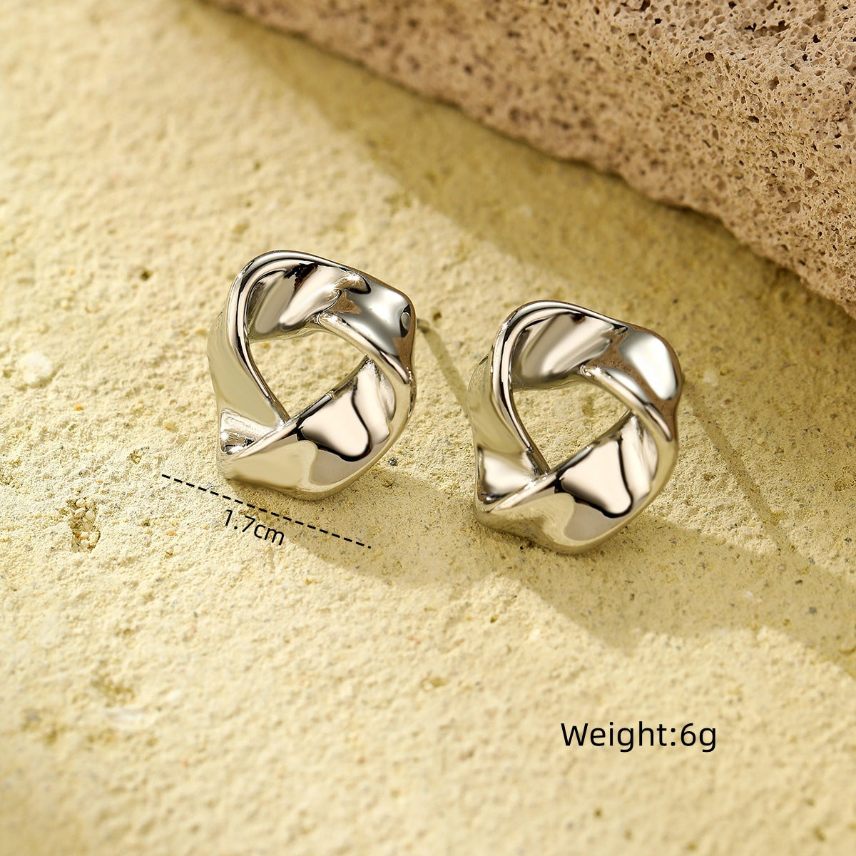 Orecchini da donna mini in acciaio inossidabile a triangolo ritorto, stile retrò minimalista, con finitura placcata