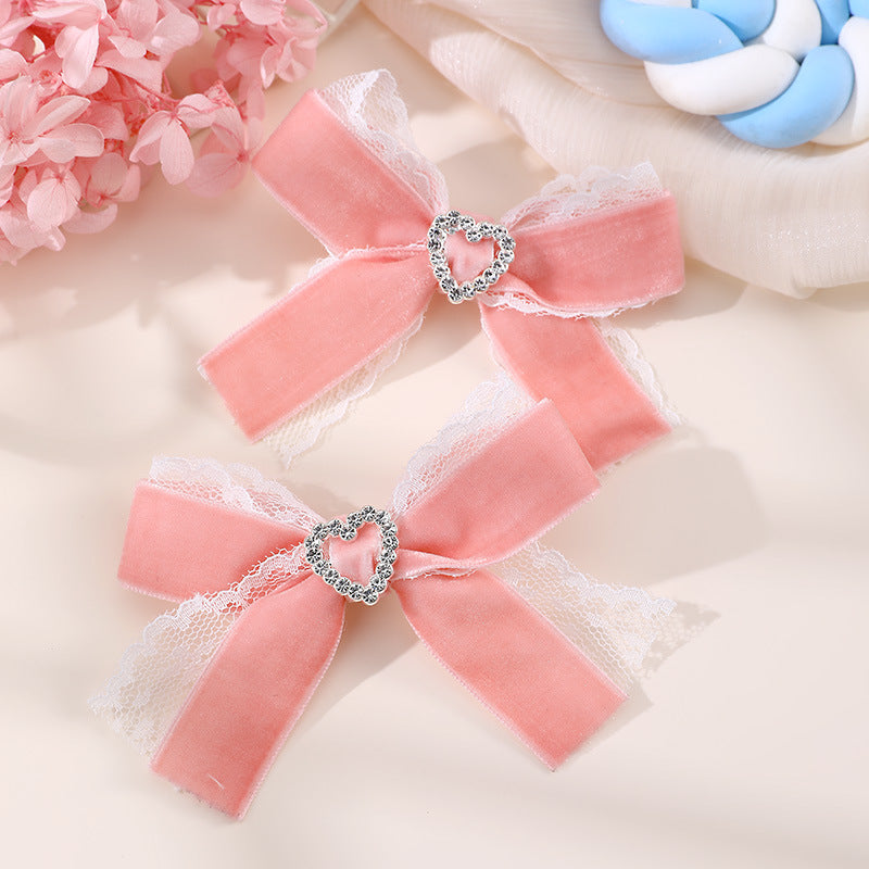 Set di mollette per capelli da bambina in pizzo a forma di fiocco in stile naturale con cuore impreziosito da strass e design a becco d'anatra
