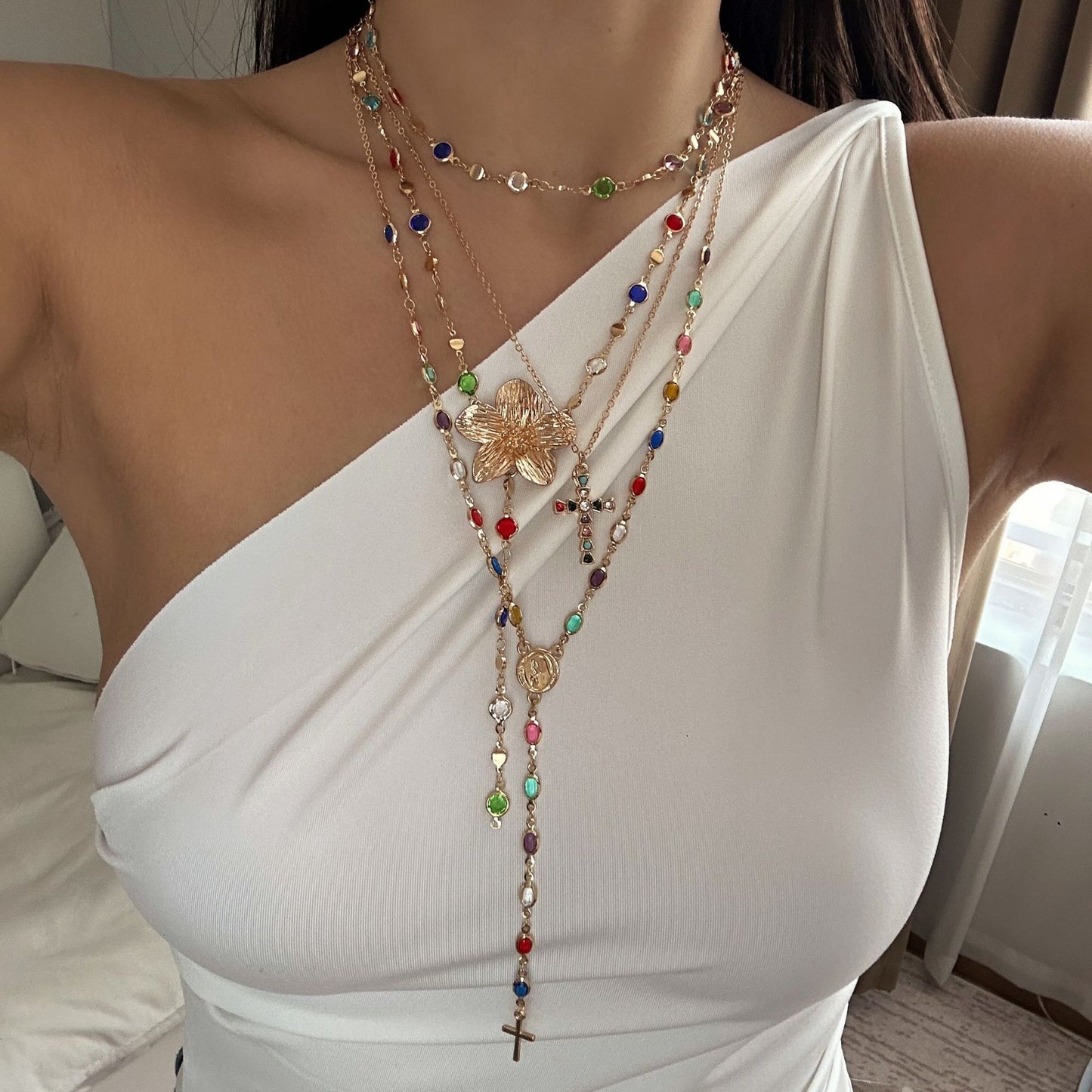 Juego de Collar con Colgante Floral de Circonitas Cúbicas de Aleación con Baño de Oro Elegante Casual para Mujer