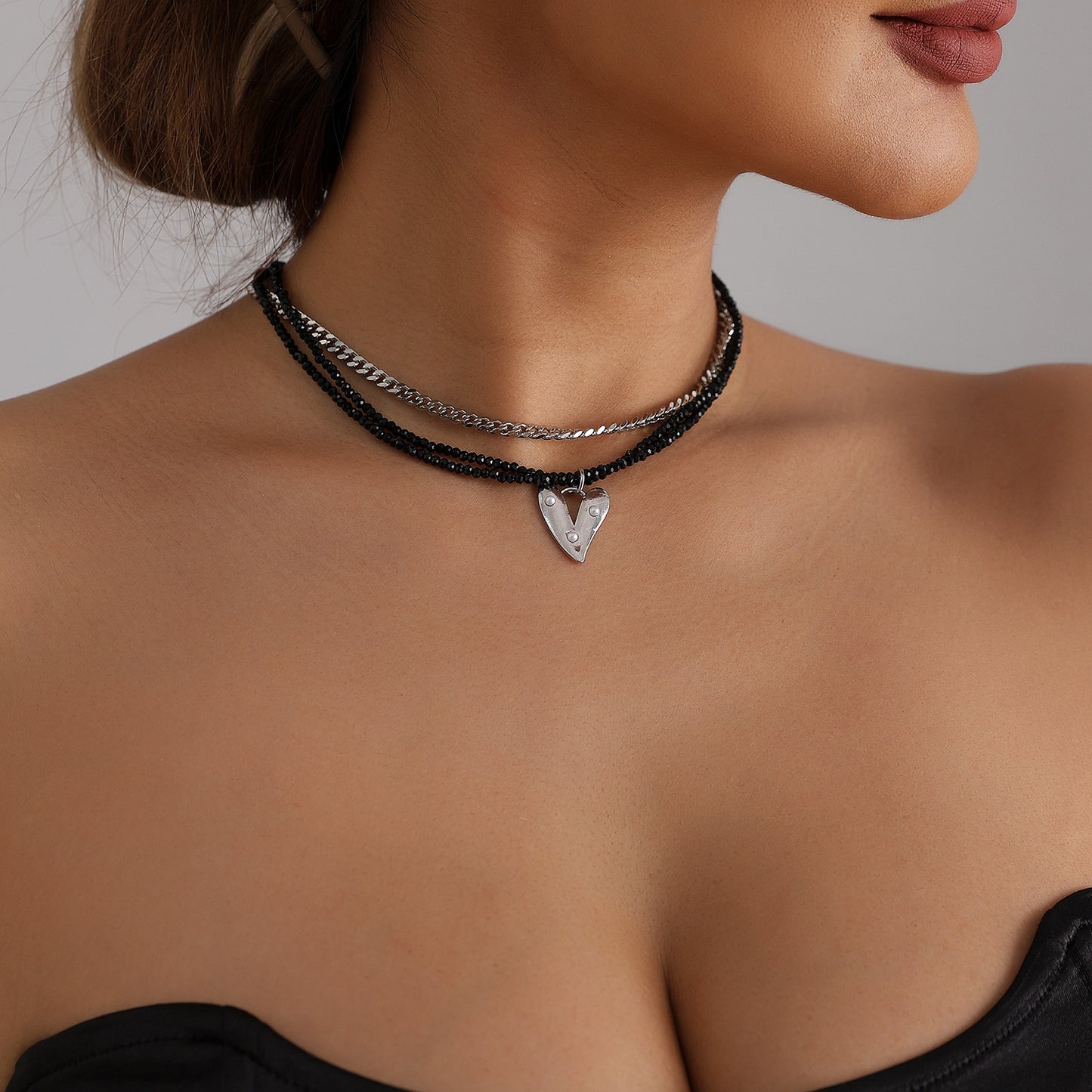 Gothic Sweet Heart Geometric Black Crystal Plated Alloy Necklace for Women