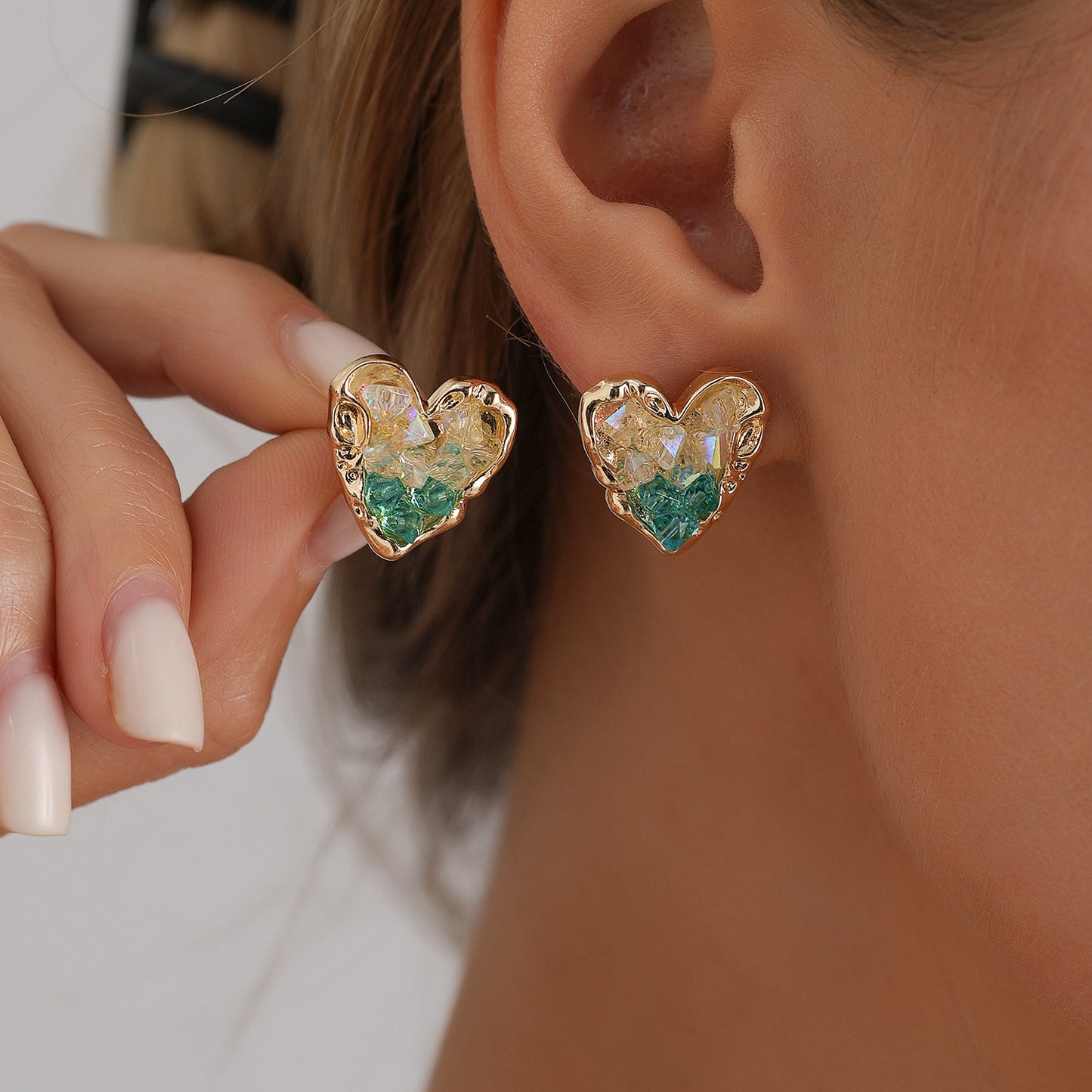 Vintage Geometric Heart-Shaped Zinc Alloy Earrings with Rhinestone Inlay and Plated Finish for Women