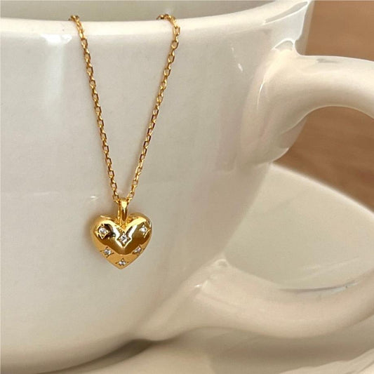 Collar Minimalista de Plata de Ley 925 con Diseño de Corazón y Circonitas Cúbicas