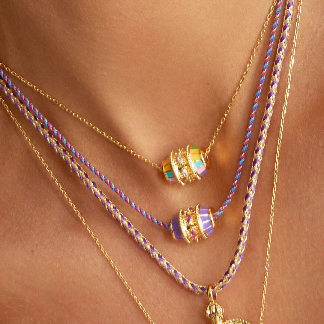 Collana con pendente a tamburo geometrico intrecciato con finitura in oro 18K placcato sottovuoto, regalo unisex per San Valentino