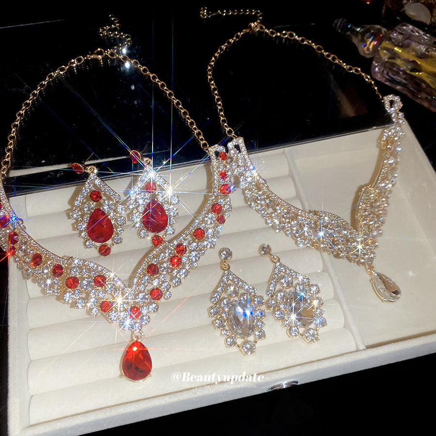 Retro Elegant Palace Style Rhinestone Teardrop Earrings and Clavicle Necklace Set in Alloy for Women
