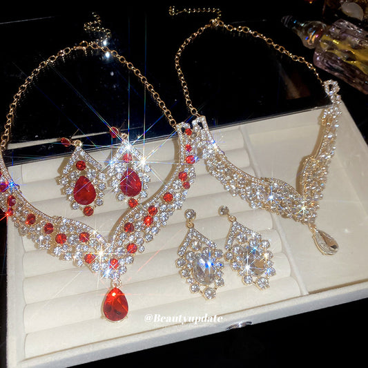 Retro Elegant Palace Style Rhinestone Teardrop Earrings and Clavicle Necklace Set in Alloy for Women