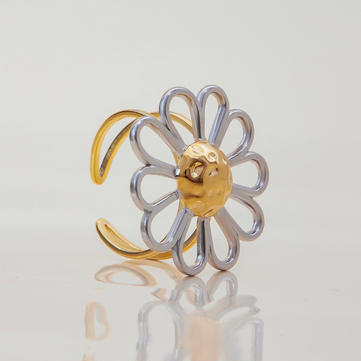 Anello da donna in acciaio al titanio con motivo geometrico floreale, finitura galvanica, accessorio di lusso e minimalista