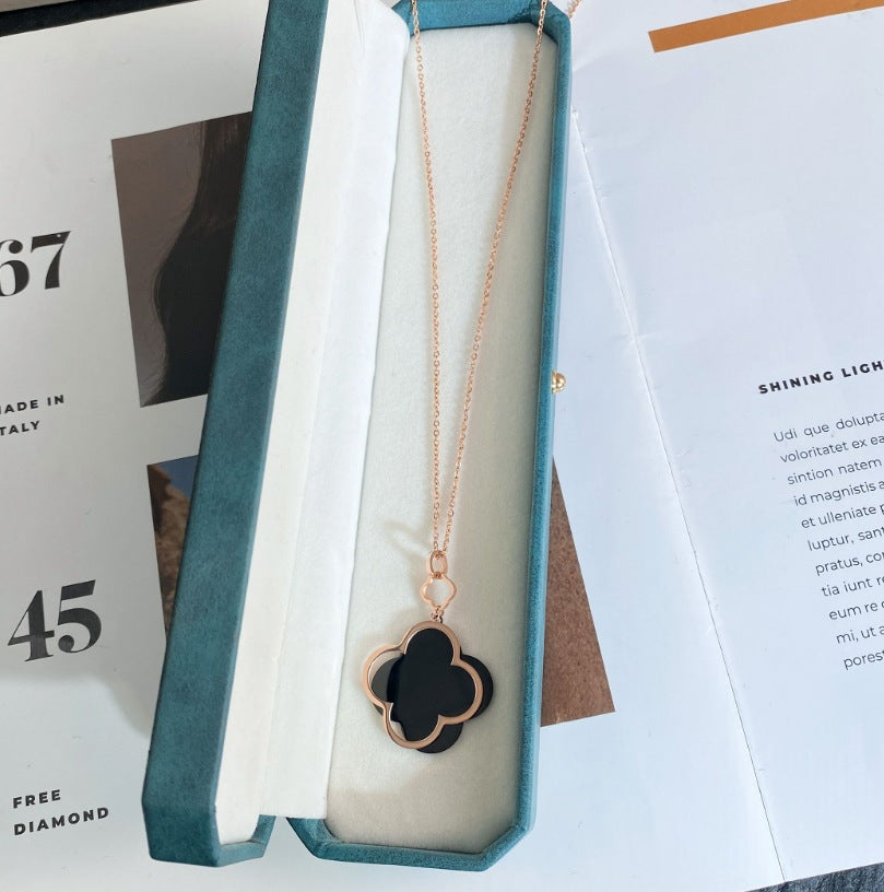 Minimalist Roman Letter Pendant Necklace in Rose Gold Plated Titanium Steel with Circular Shell Design and Double-Sided Black and White Finish