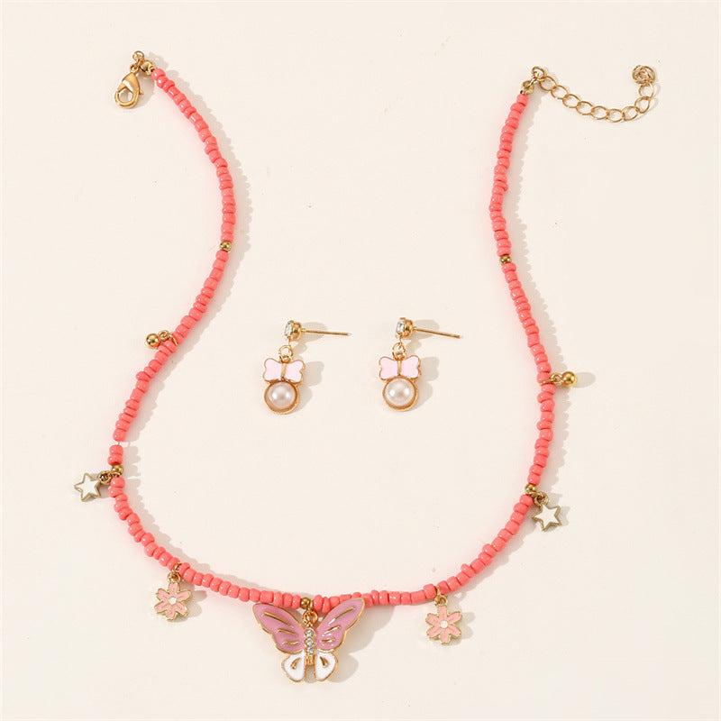 Collar minimalista de mariposa y corazón para niños con dije de aleación y cuentas de perlas en cadena de bolitas