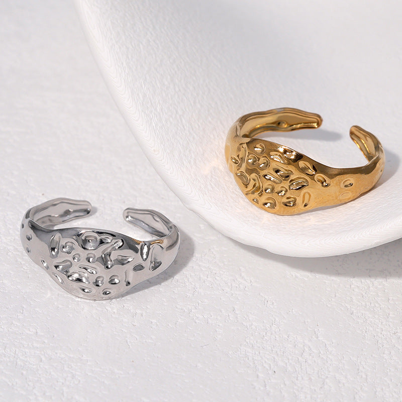 Anello aperto da donna in acciaio inossidabile geometrico minimalista testurizzato con placcatura in oro 18K