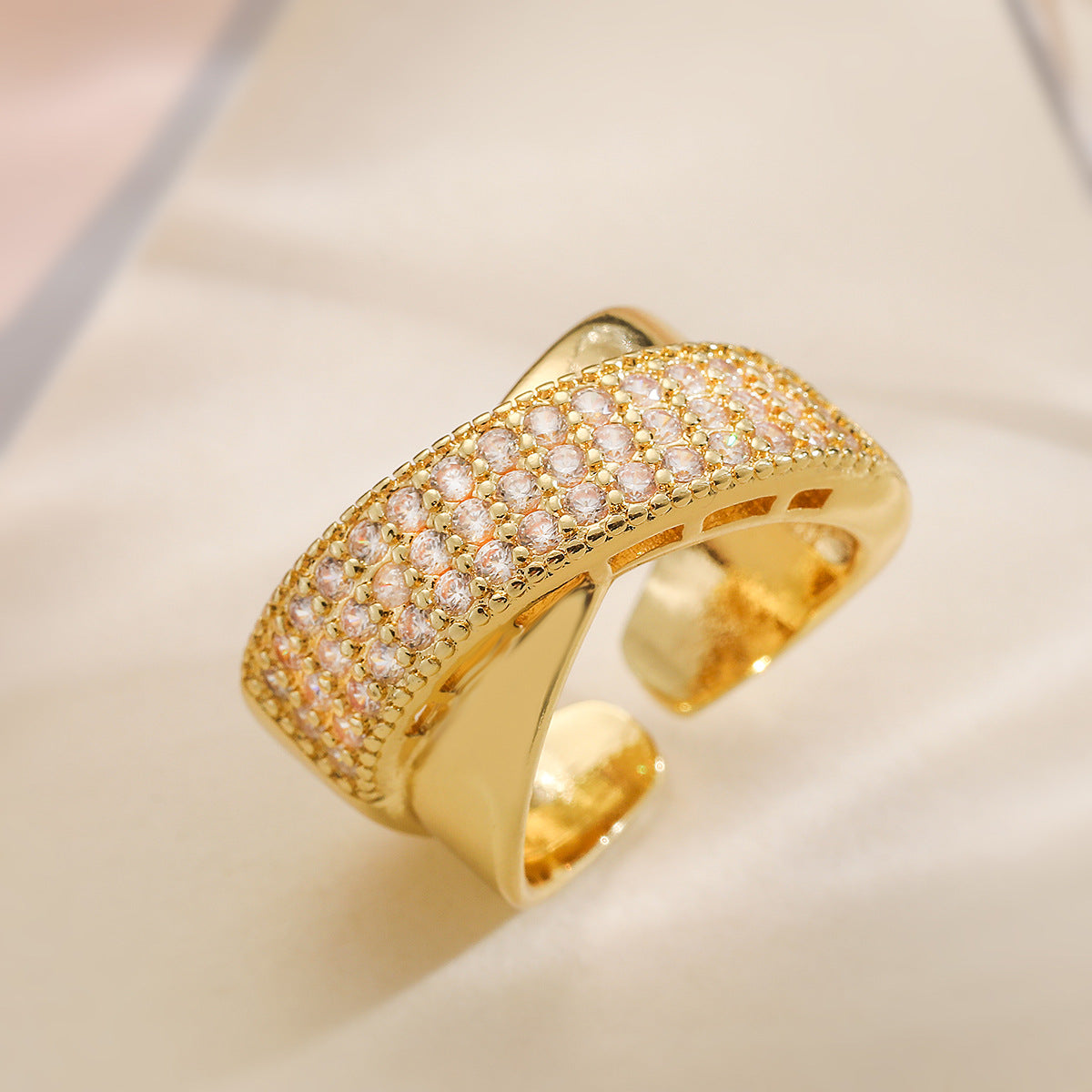 Elegant Geometric Two-Tone Plated Cubic Zirconia Inlay Brass Ring for Women