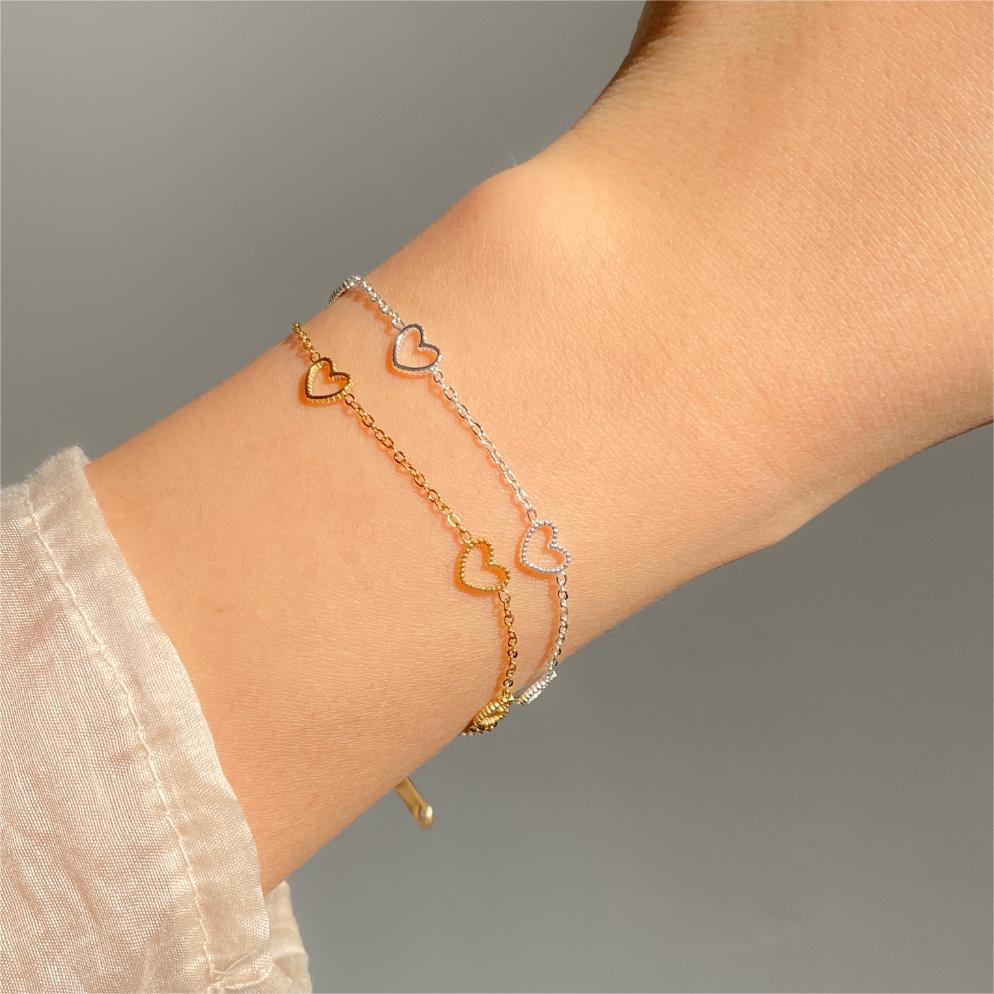 Bracciale minimalista a forma di cuore in argento sterling 925 con finitura artigianale