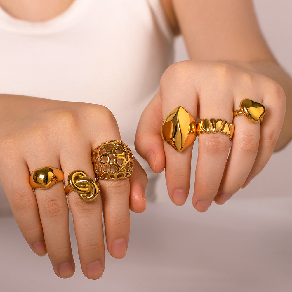 Minimalist Geometric Heart-Shaped Stainless Steel Ring with 18K Gold Plating for Women and Men