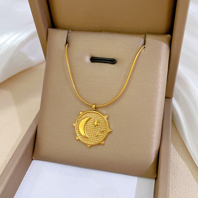 Collar Minimalista de Acero de Titanio Geométrico con Dije de Acero Inoxidable 304 Bañado para Unisex