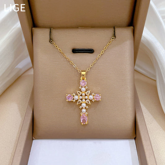 Collar con colgante de cruz minimalista de acero de titanio con detalles de perlas e incrustaciones completas de diamantes de imitación para mujer