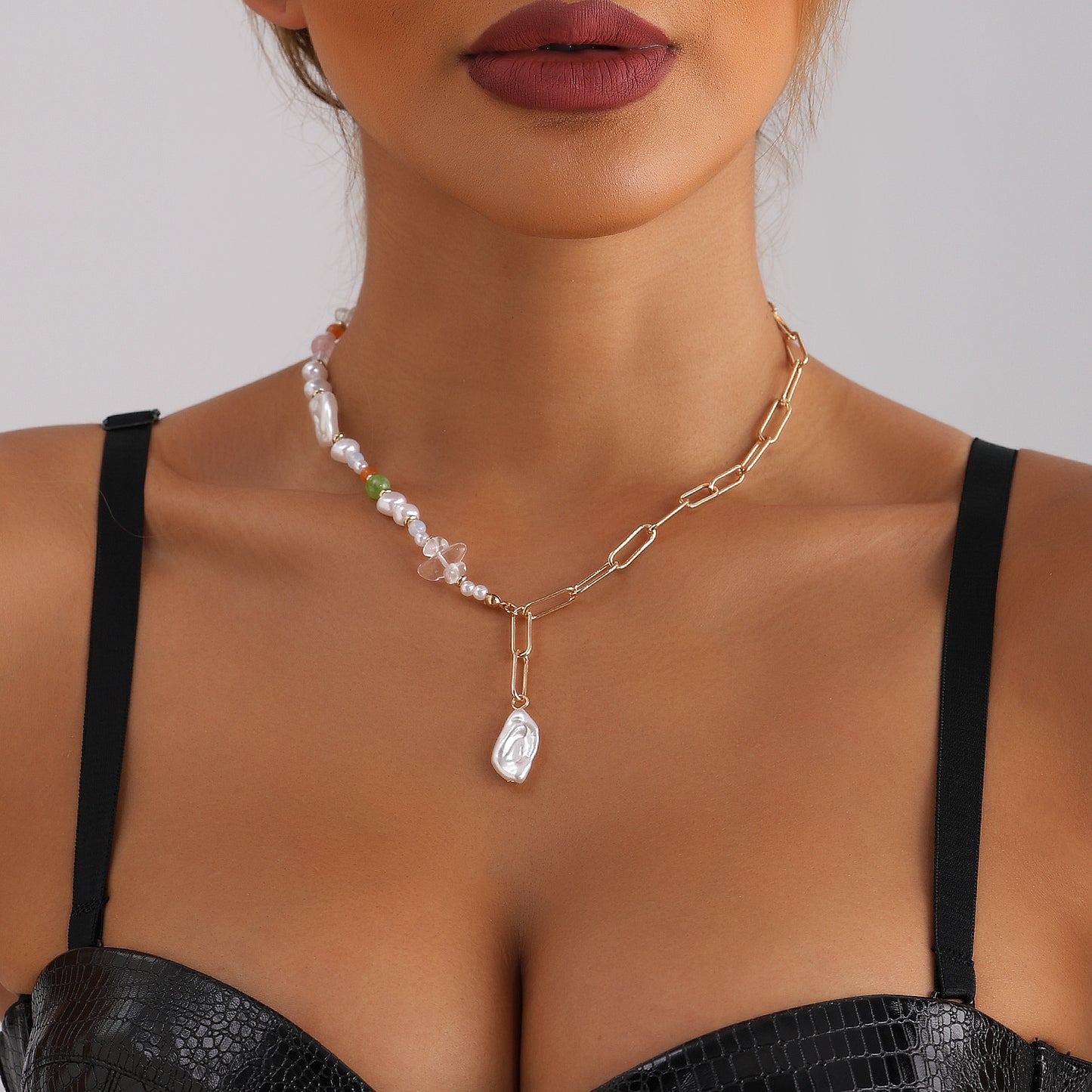Fashion Minimalist Geometric Beaded Necklace with Imitation Pearls and Plated Metal Chain for Women