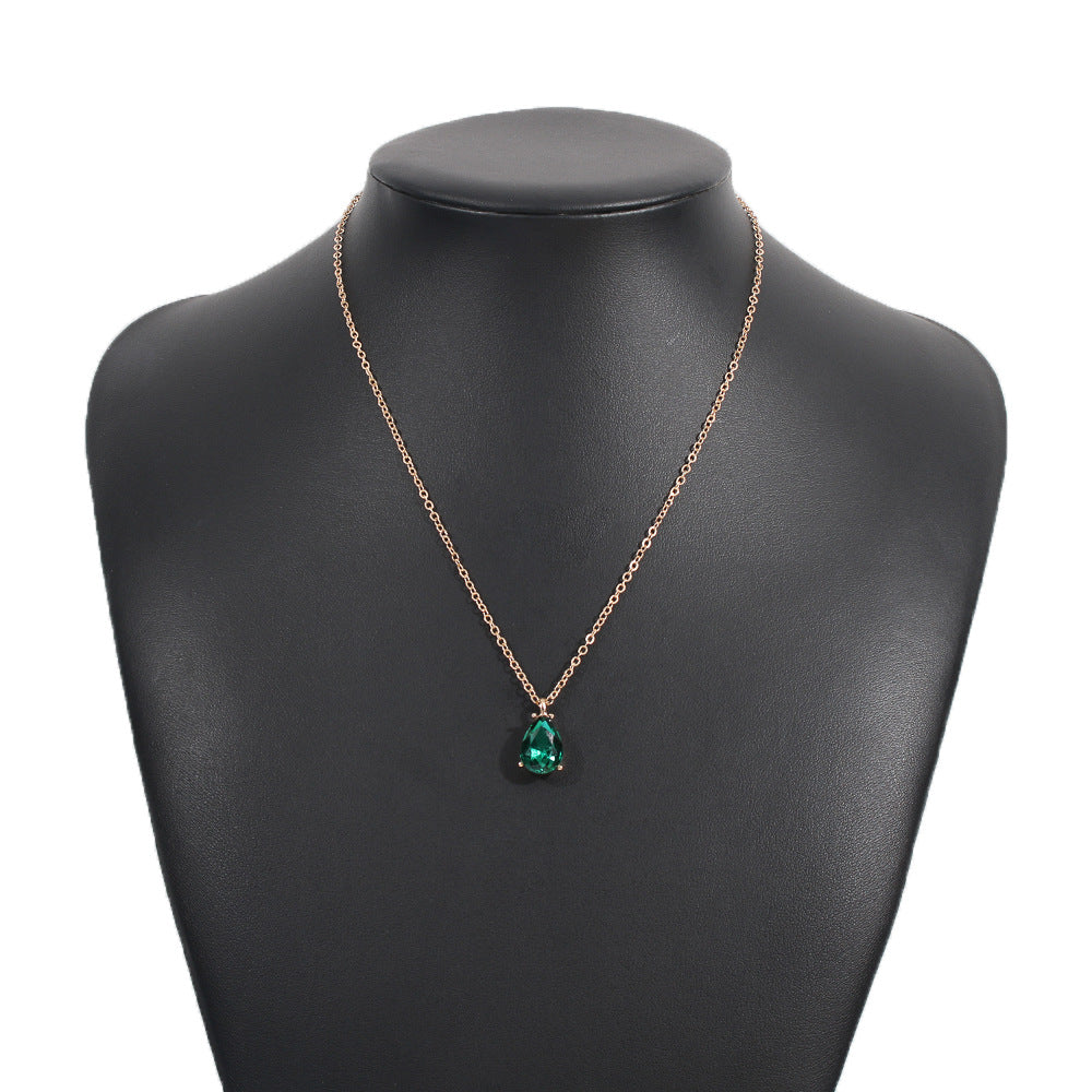 Collar con colgante minimalista geométrico en forma de gota de agua para mujer, cadena de aleación con detalles de pedrería