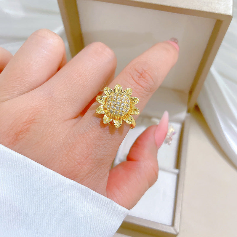 Sweet Minimalist Gold Plated Brass Rotating Sunflower Ring Adjustable Cartoon Design for Women and Couples