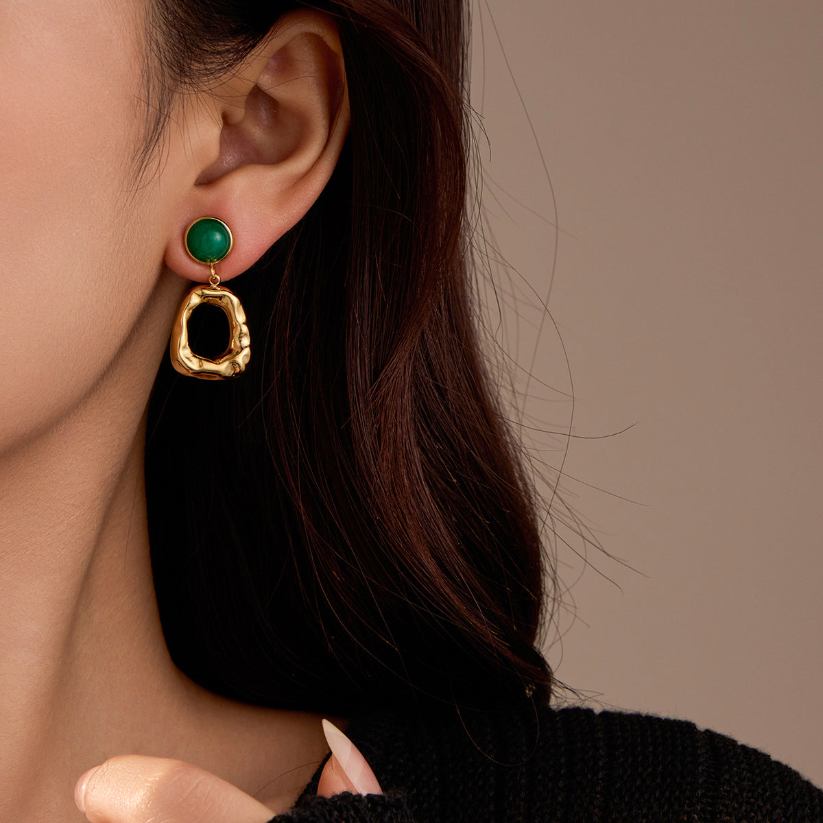 Vintage French-Style Geometric Pleated Pendant Earrings in Titanium Steel with Natural Stone Inlay and Plated Finish