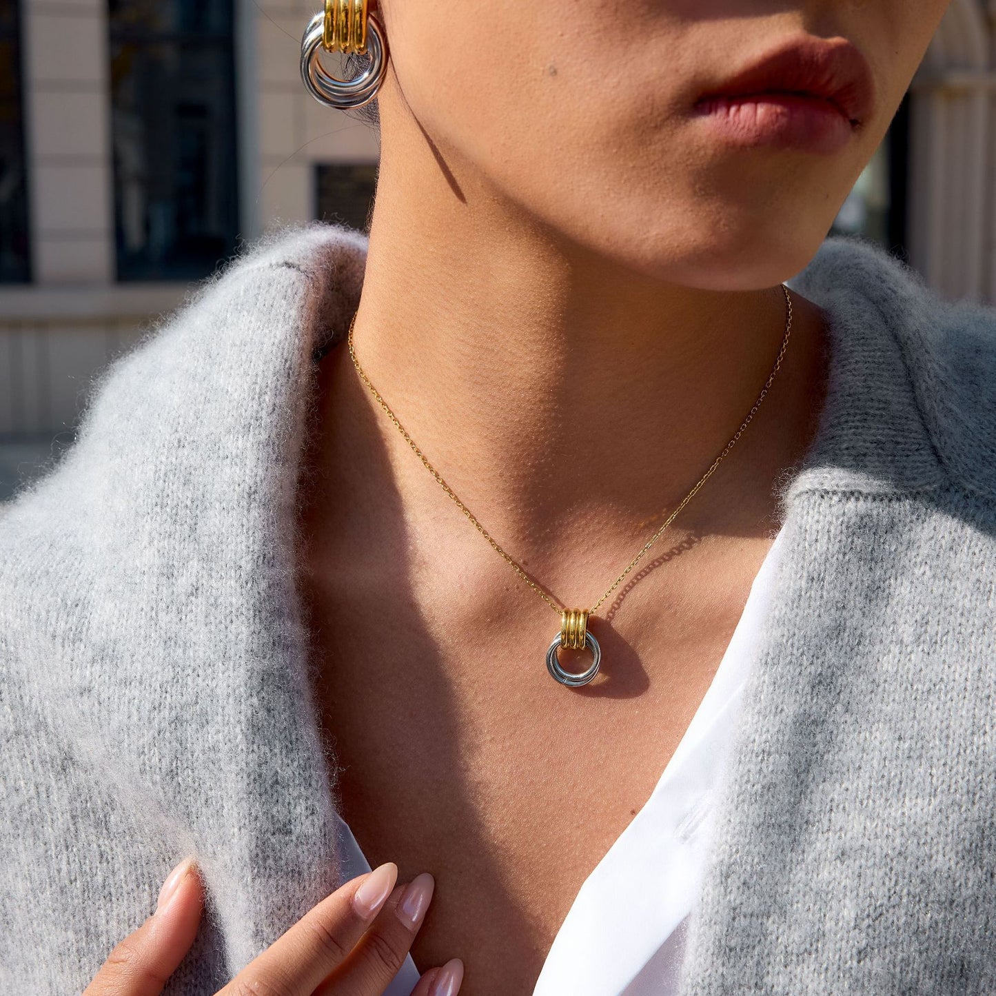 Conjunto de collar y pendientes minimalistas geométricos de acero de titanio con acabado chapado para mujer