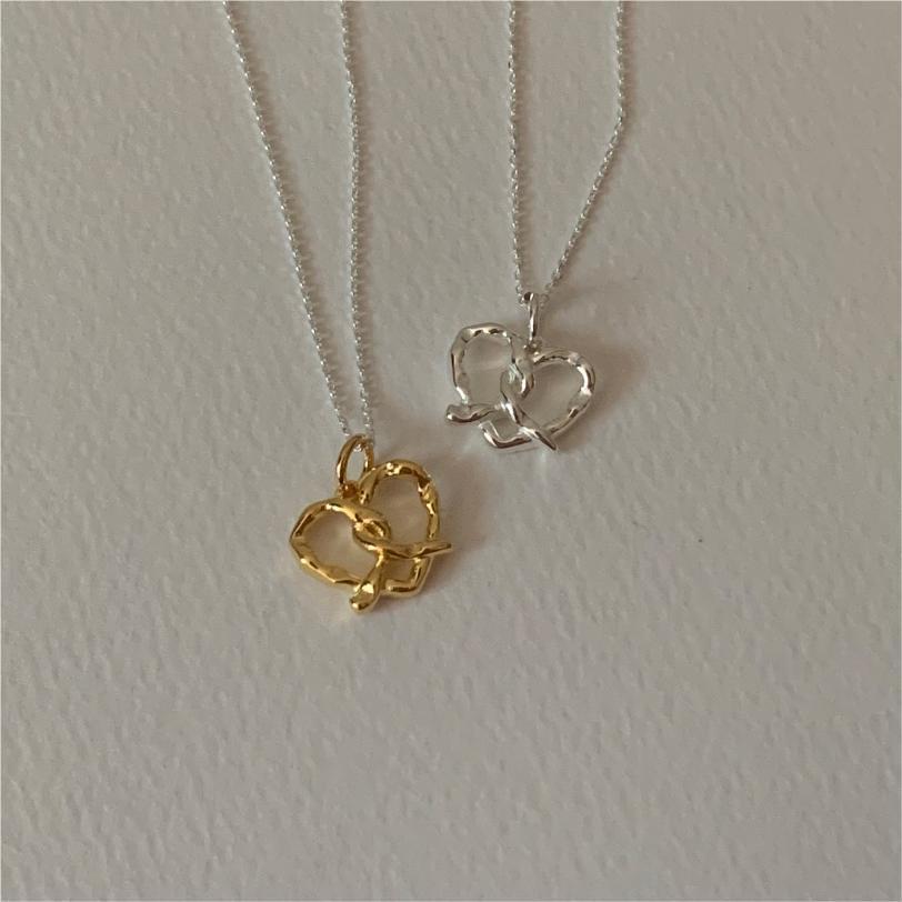 Minimalist Heart-Shaped 925 Sterling Silver Necklace with Gold-Plated Clasp on Cross Chain