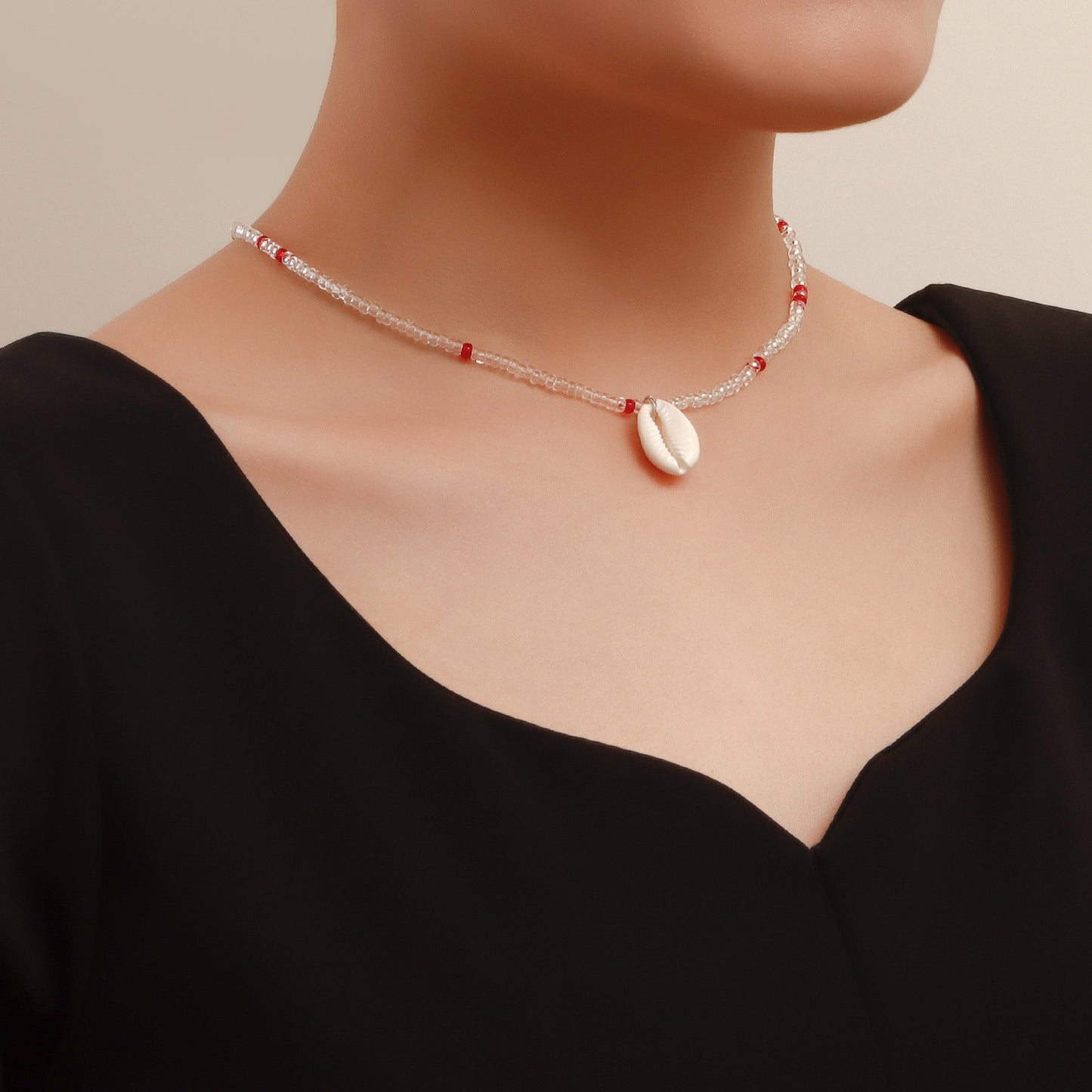 Bohemian Style Heart-Shaped Alloy Pendant Necklace with Geometric Design, Electroplated Short Clavicle Chain for Women
