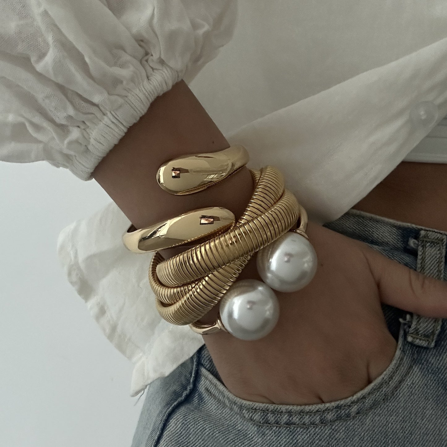 Fashion Minimalist Geometric Metal Plated Cuff Bracelet with Pearl Inlay for Women