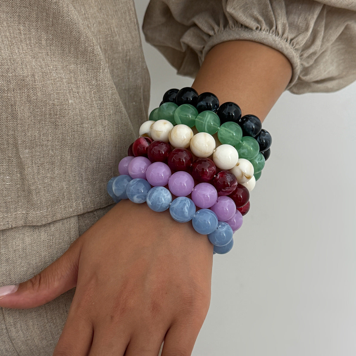 Minimalist Geometric Round Acrylic Beaded Necklace for Women